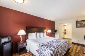 Гостиница Red Roof Inn Milwaukee Airport  Ок Крик